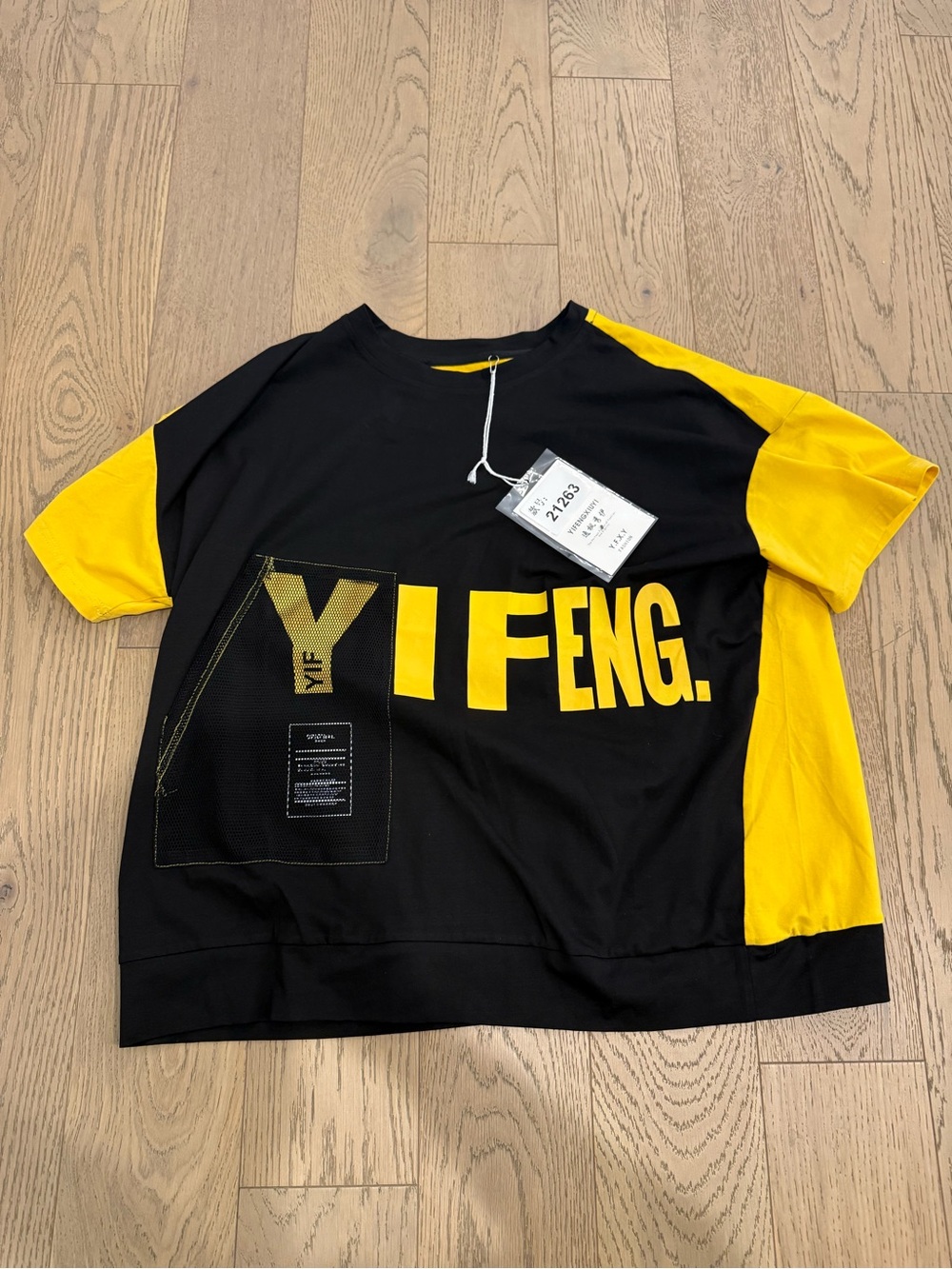 YIFENGXIUYI Y.F.X.Y Oversized Graphic T-Shirt Black Yellow NWT One Size